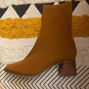 Cognac boots